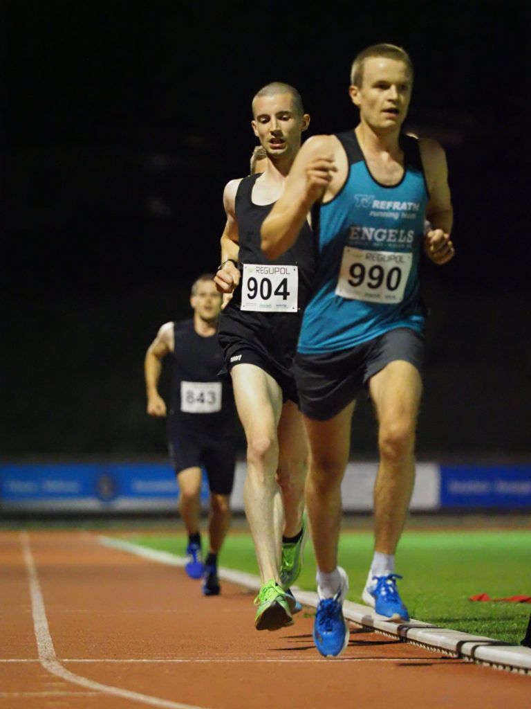 2020-08-27 - 10000 m Lukas Kley vor Arthur Ralenovsky 2